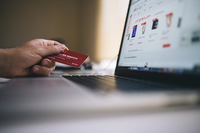 Dlaczego warto zamawiać zakupy online?
